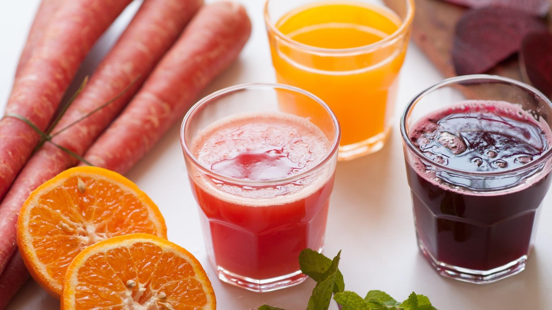 Bebidas refrescantes: suco de laranja com beterraba faz bem para a saúde